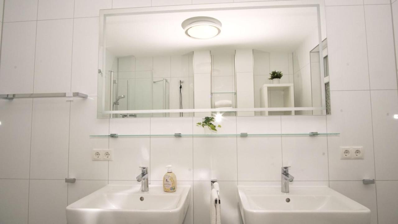 Terrasse, Gratis Nutzung Vom Ahoi Erlebnisbad Und Sauna In Sellin - Meeresblick Fewo 77 Goehren  Exterior foto